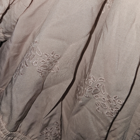 NWT Forever 21 Plus Nude Embroidery Short Sleeve Top - Picture 3 of 4